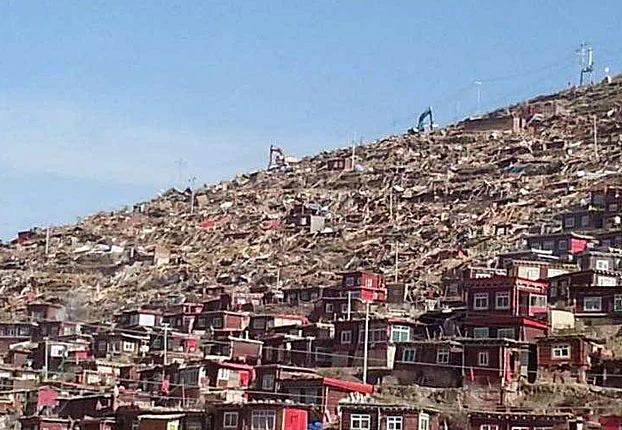 Học viện Phật giáo Larung Gar sẽ bị phá dỡ hoàn toàn vào cuối tháng 3